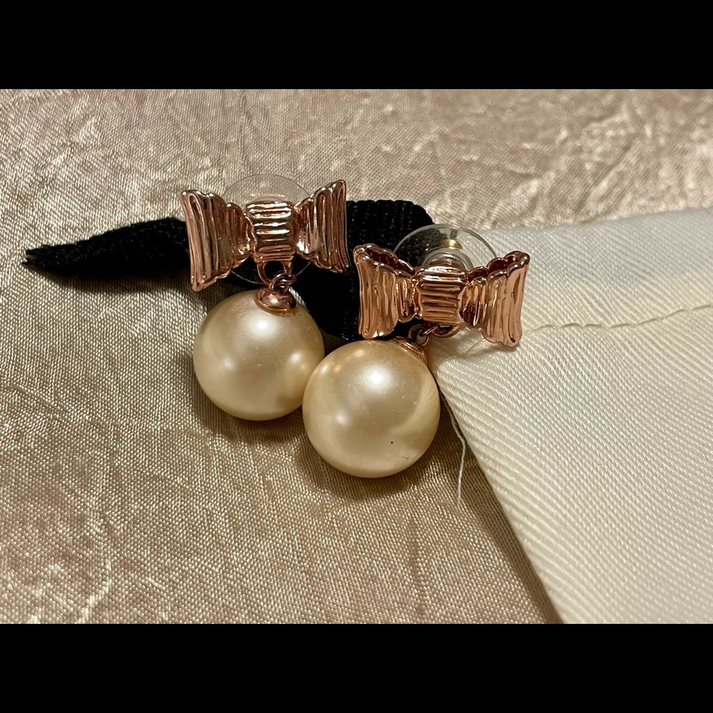Kate Spade All Wrapped Up In Pearls Drop Earrings